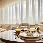 דירה Sunny & Cozy For 4 Guests & Free Parking *