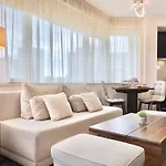 דירה Sunny & Cozy For 4 Guests & Free Parking