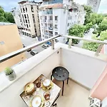 Sunny & Cozy For 4 Guests & Free Parking *