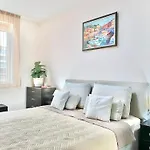 דירה Sunny & Cozy For 4 Guests & Free Parking פלובדיב
