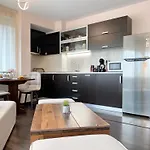 Sunny & Cozy For 4 Guests & Free Parking דירה פלובדיב