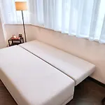 דירה Sunny & Cozy For 4 Guests & Free Parking *