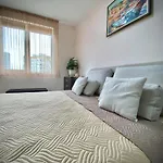 דירה Sunny & Cozy For 4 Guests & Free Parking פלובדיב