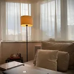Sunny & Cozy For 4 Guests & Free Parking *