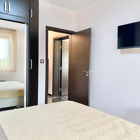 Sunny & Cozy For 4 Guests Plovdiv
