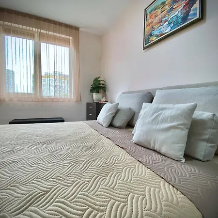 Lägenhet Sunny & Cozy For 4 Guests & Free Parking Plovdiv