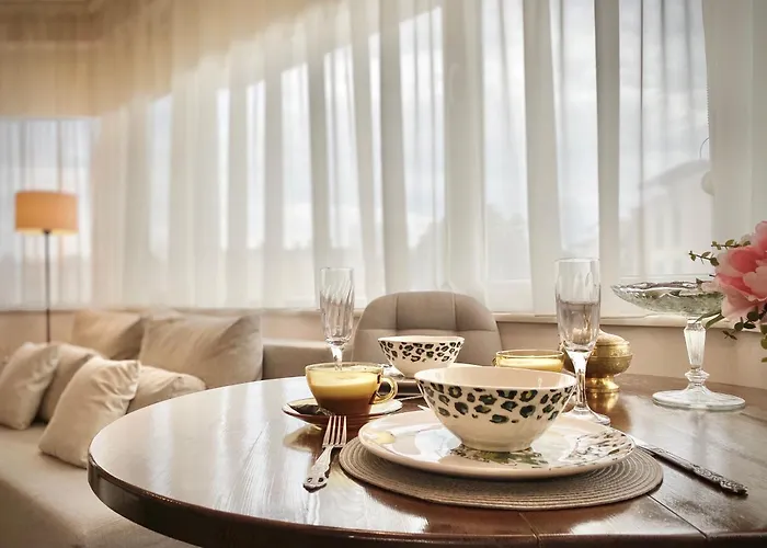 Daire Sunny & Cozy For 4 Guests & Free Parking *