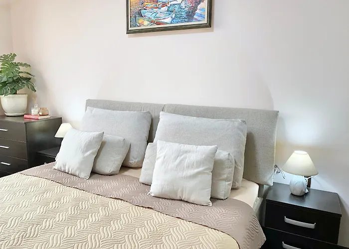 Daire Sunny & Cozy For 4 Guests & Free Parking Filibe