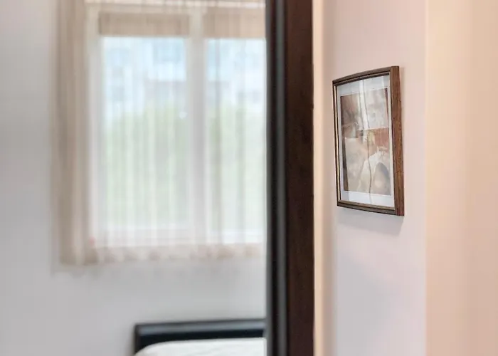 Sunny & Cozy For 4 Guests & Free Parking *