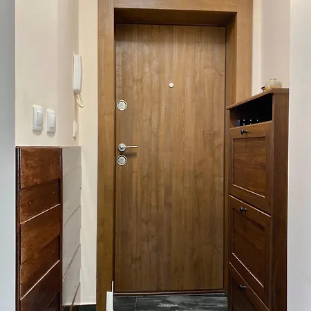 Sunny & Cozy For 4 Guests & Free Parking 아파트 플로브디프