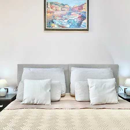 Sunny & Cozy For 4 Guests & Free Parking Apartment