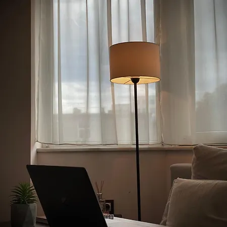 Sunny & Cozy For 4 Guests & Free Parking *