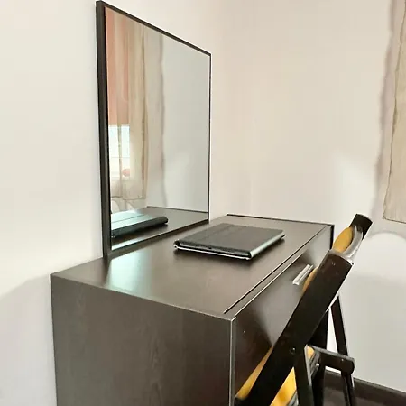 Sunny & Cozy For 4 Guests Apartment