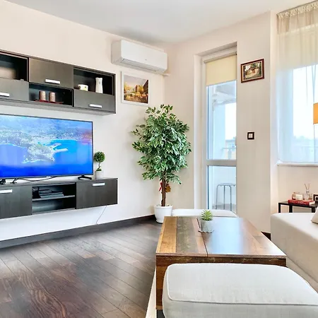 Sunny & Cozy For 4 Guests