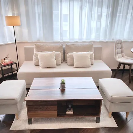 Sunny & Cozy For 4 Guests
