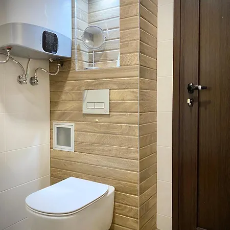 아파트 Sunny & Cozy For 4 Guests & Free Parking