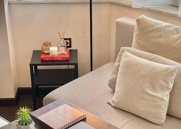 Apartment Sunny & Cozy For 4 Guests & Free Parking