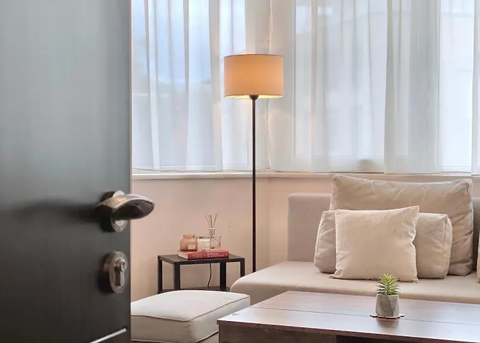 Apartment Sunny & Cozy For 4 Guests & Free Parking