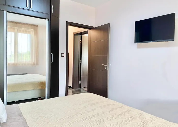 Sunny & Cozy For 4 Guests & Free Parking Plovdiv