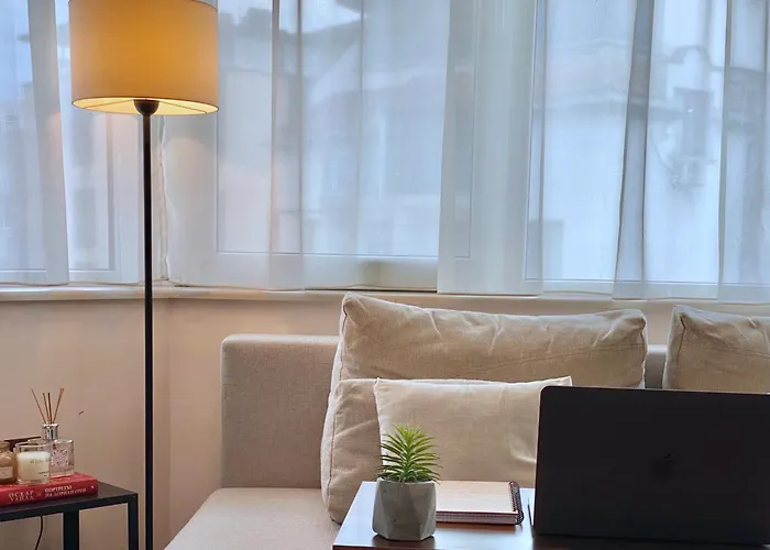 Sunny & Cozy For 4 Guests & Free Parking 普罗夫迪夫