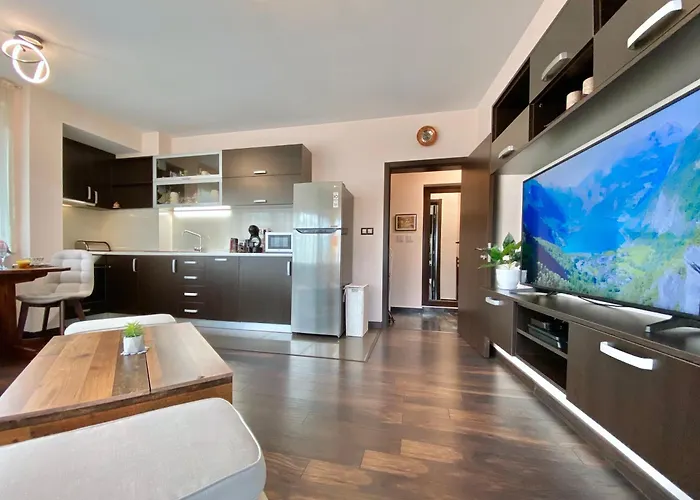 Sunny & Cozy For 4 Guests & Free Parking *